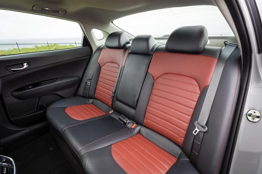 Интерьер Kia Optima SX Turbo (JF) 2018 года  (NA) (фото 31 из 40)